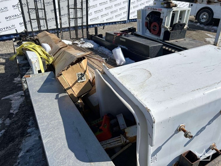 2012-sdp-ez-hauler-5500-image-25