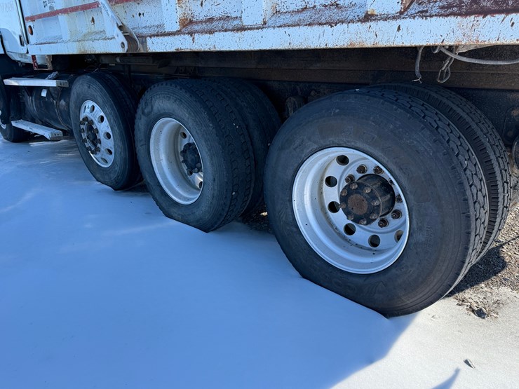 1996-mack-ch613-image-9