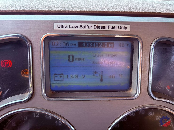 2017-mack-granite-gu713-image-70