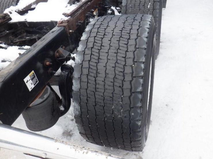 2020-peterbilt-579-image-7