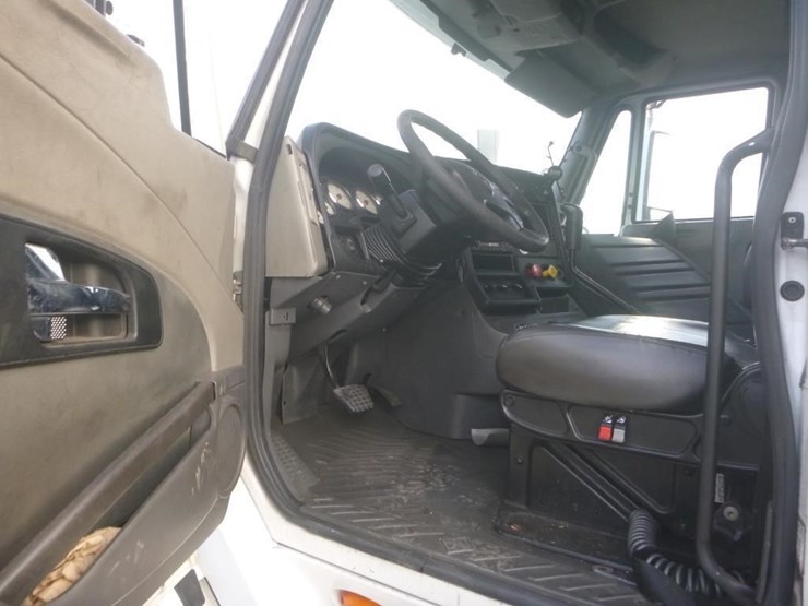 2012-international-prostar-image-10