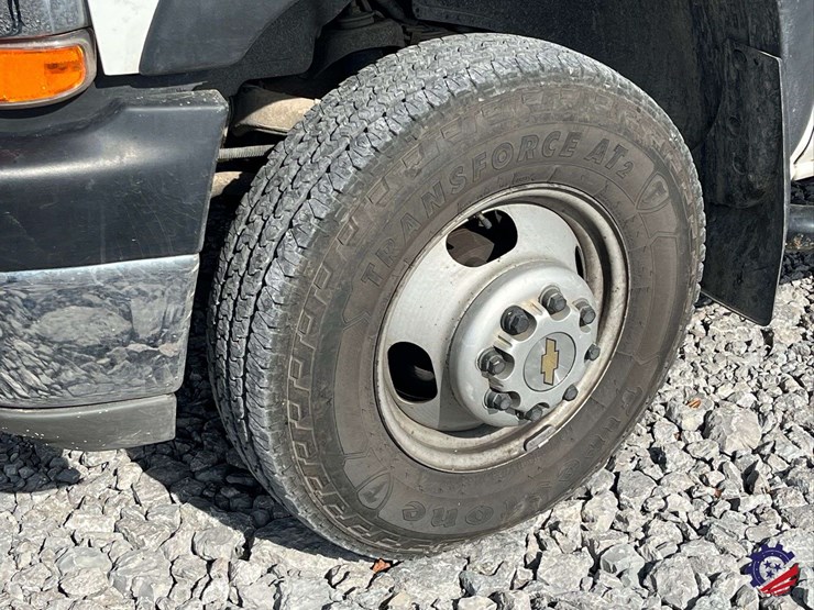 2002-chevrolet-silverado-3500-image-7