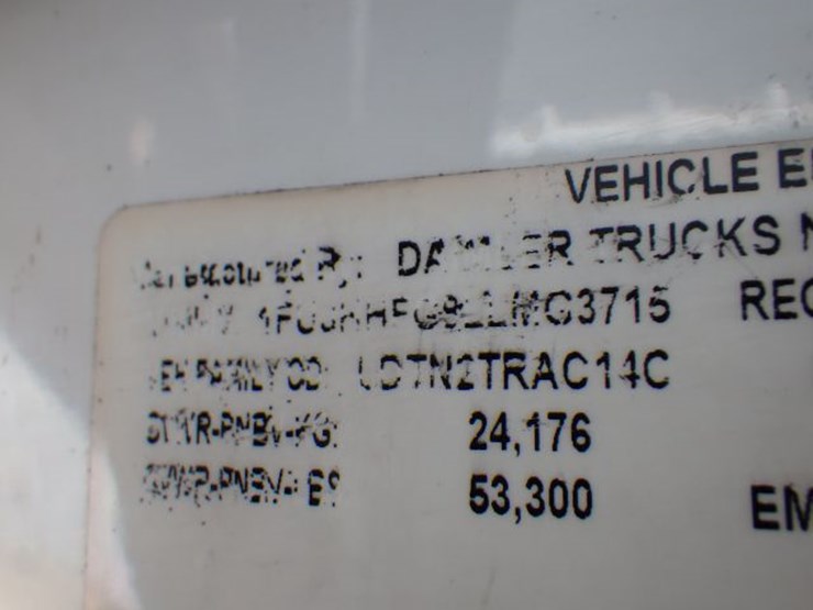 2020-freightliner-cascadia-126-image-19