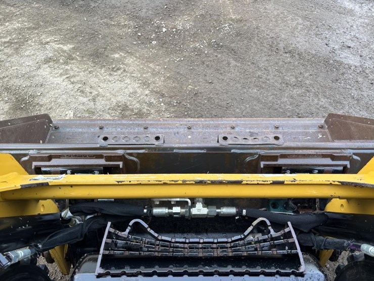 2018-caterpillar-226d-image-21