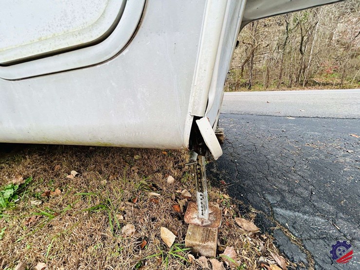 2003-forest-river-wildcat-28rk-t/a-camper-gooseneck-trailer-image-64