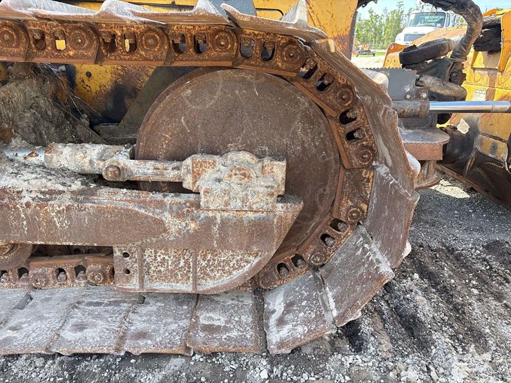 2014-deere-650k-image-31