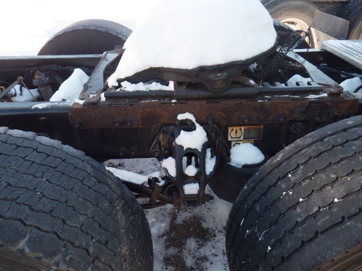 2019-peterbilt-579-image-7