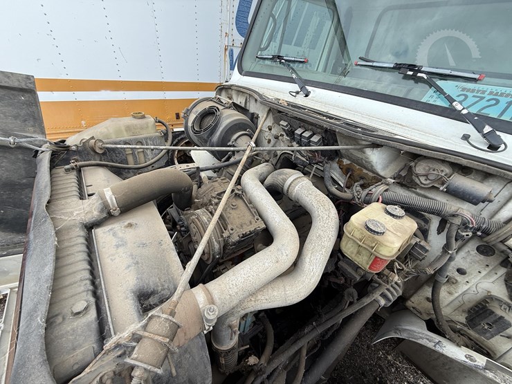 2000-international-4700-image-13