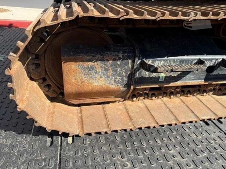 2021-caterpillar-320-image-6