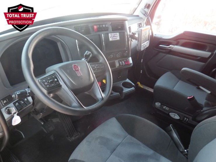 2024-kenworth-t680-image-17