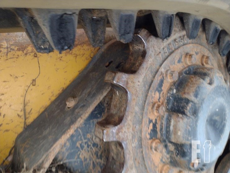 2019-deere-317g-image-21