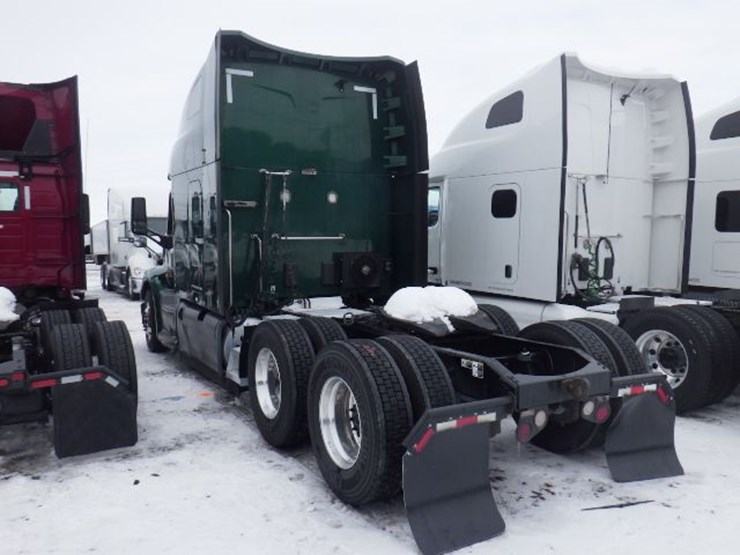 2021-peterbilt-579-image-14