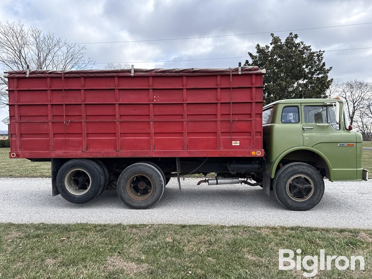 1973-ford-c750-image-4