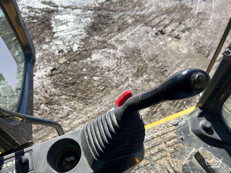 2011-komatsu-pc200-lc-8-image-19