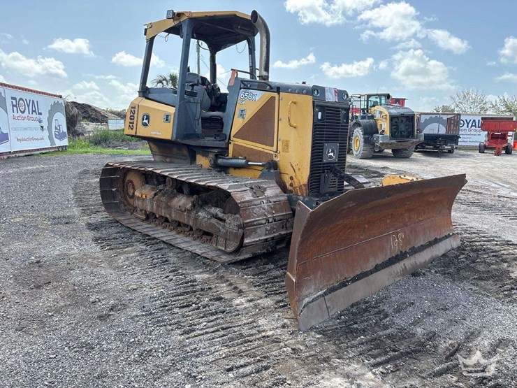 2014-deere-650k-image-2