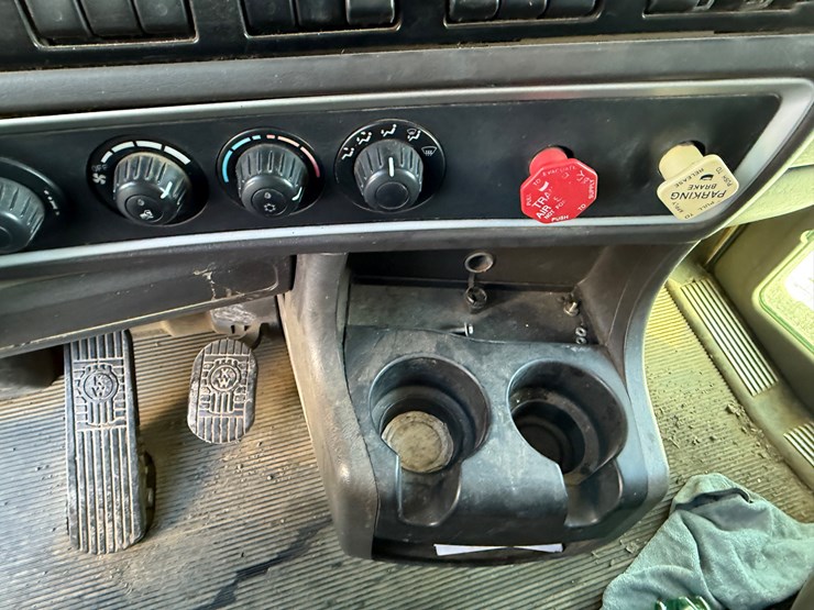 2010-kenworth-t800-image-33