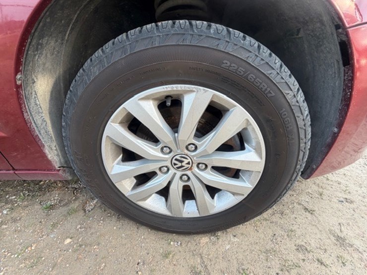 #31679-•-2012-vw-routan-image-14