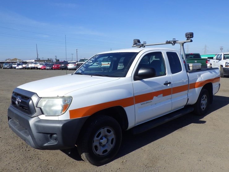2013-toyota-tacoma-image-1