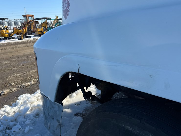 1996-mack-ch613-image-21