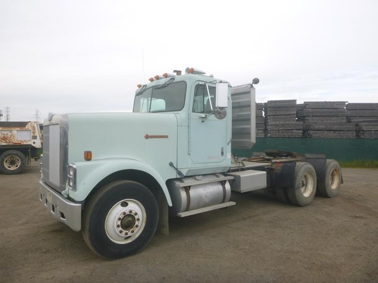 1990-international-9300-image-1