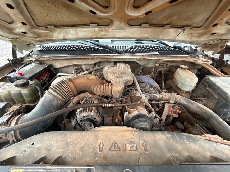 2004-chevrolet-3500-image-11