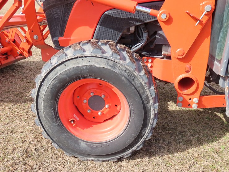 2022-kubota-mx5400-image-12