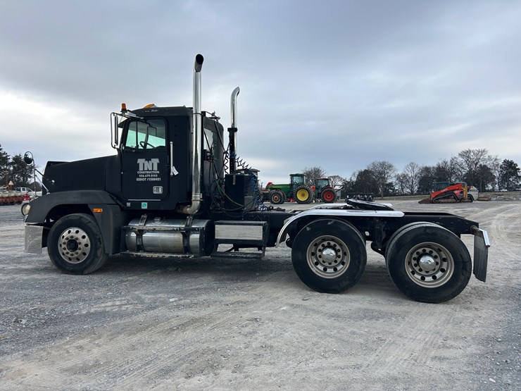 1998-freightliner-fld120-image-3