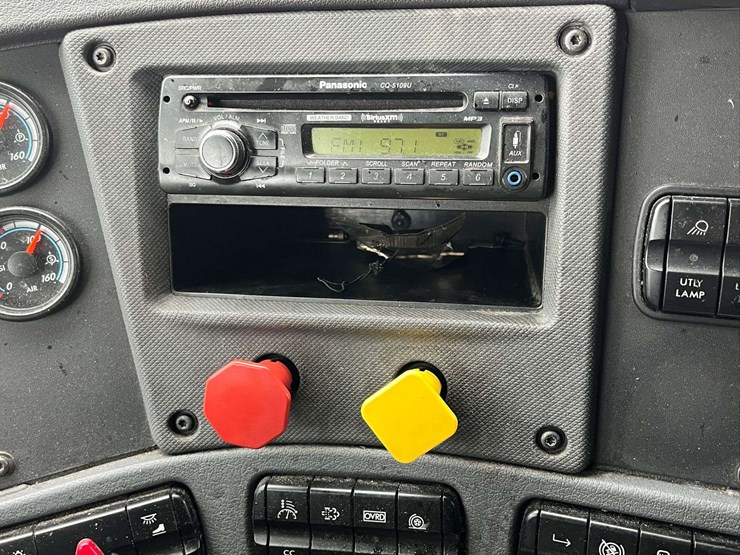 2018-freightliner-cascadia-evolution-t/a-truck-tractor-image-86