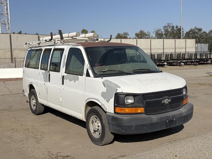 2007-utility-van-image-2