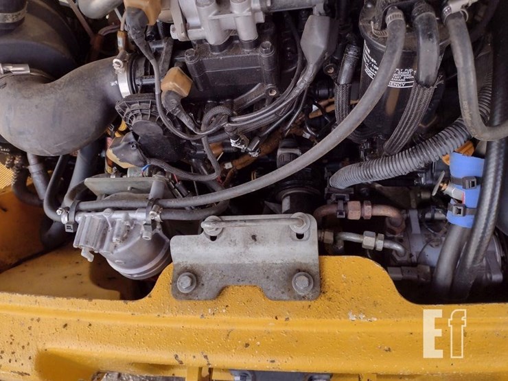 2021-deere-304l-image-27