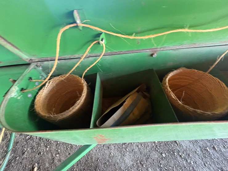 john-deere-336-image-33