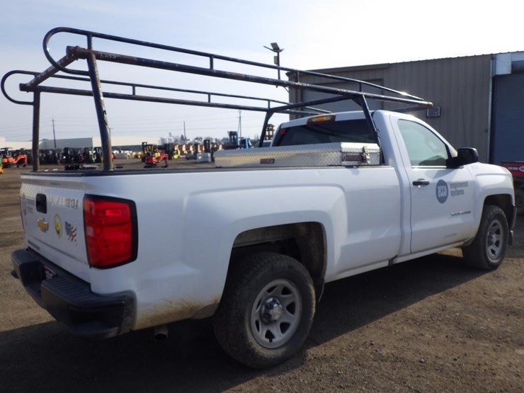 2018-chevrolet-1500-image-3