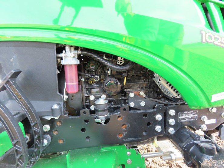 2025-john-deere-1025r-image-6