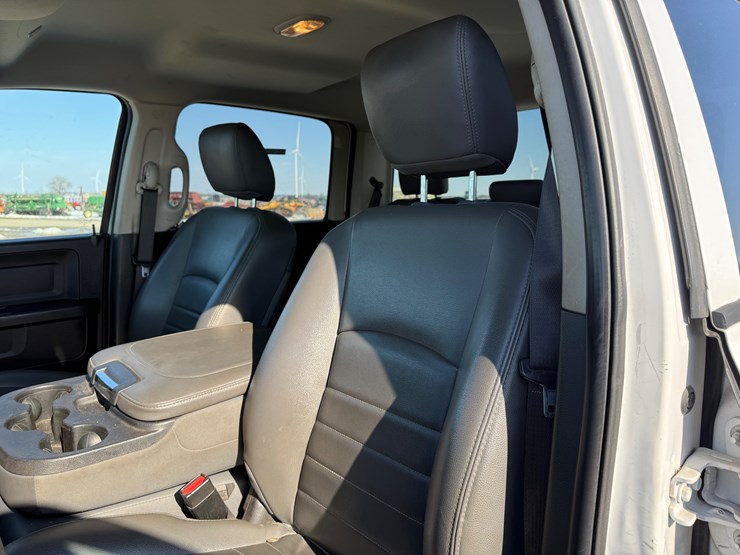 2019-dodge-1500-image-35