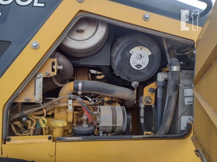 2022-deere-700l-lgp-image-40