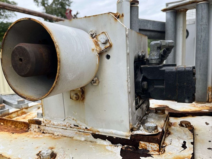 2005-gmc-c8-cable-placer-truck-image-45