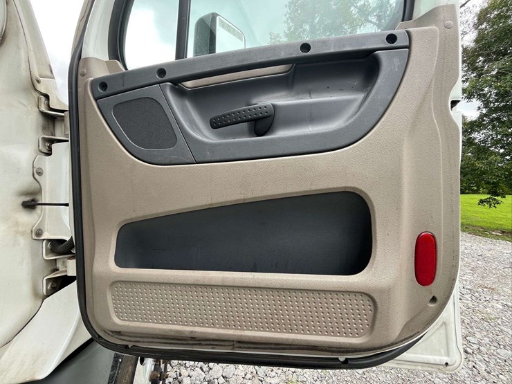 2018-freightliner-cascadia-evolution-t/a-truck-tractor-image-60