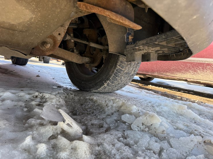 2015-chevrolet-tahoe-image-15