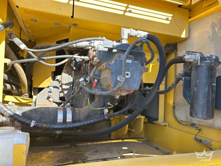 2013-komatsu-pc360-image-9