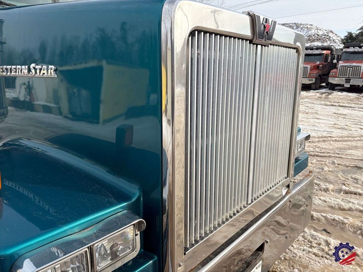 2021-western-star-4900ex-image-15