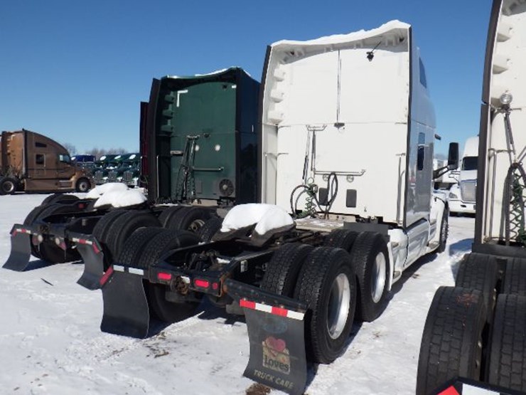 2021-peterbilt-579-image-11