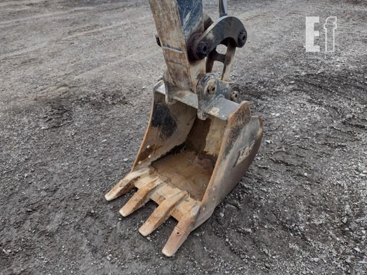 2022-deere-26g-image-18