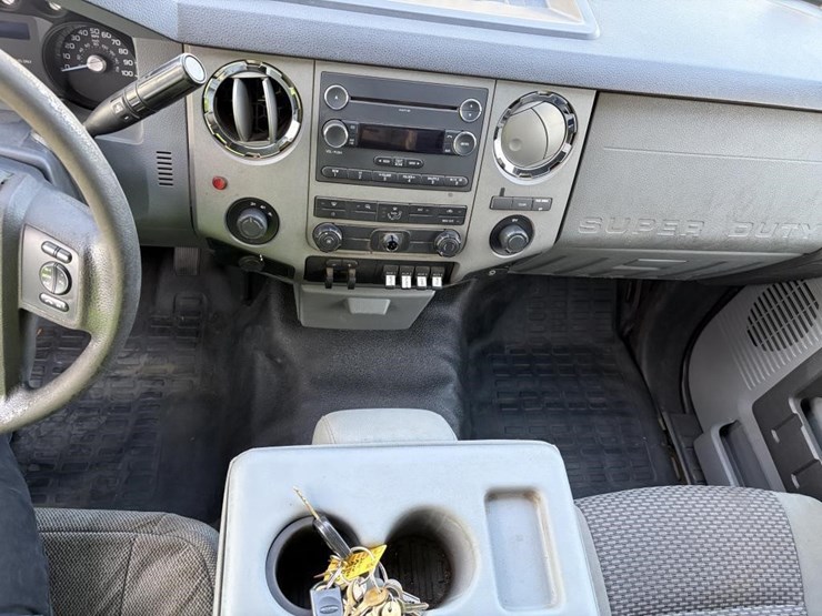 2011-ford-f550-image-13