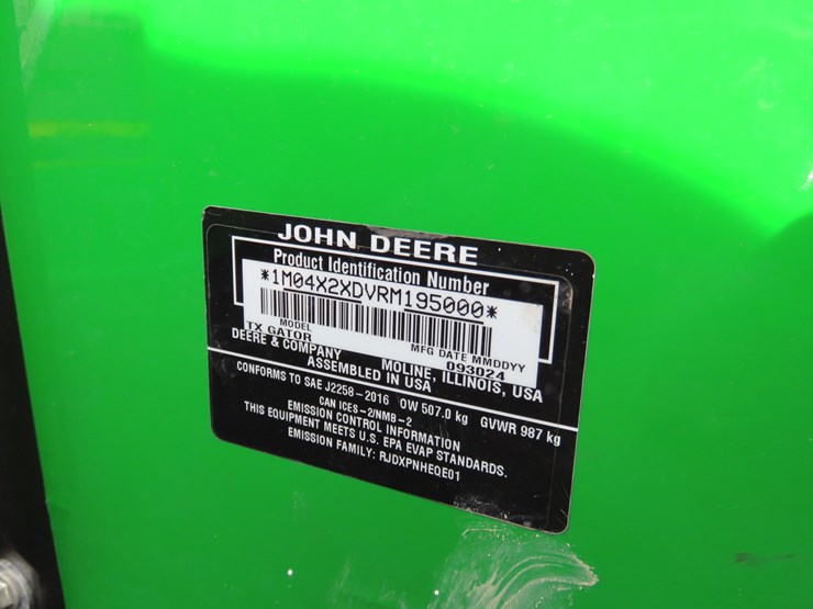 2024-john-deere-gator-image-13