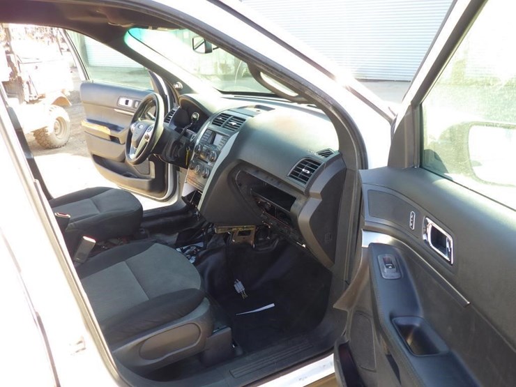 2014-ford-explorer-image-6