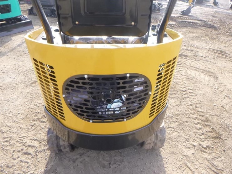 agt-h12r-hydraulic-excavator-image-17