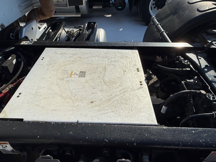 2016-peterbilt-579-image-20