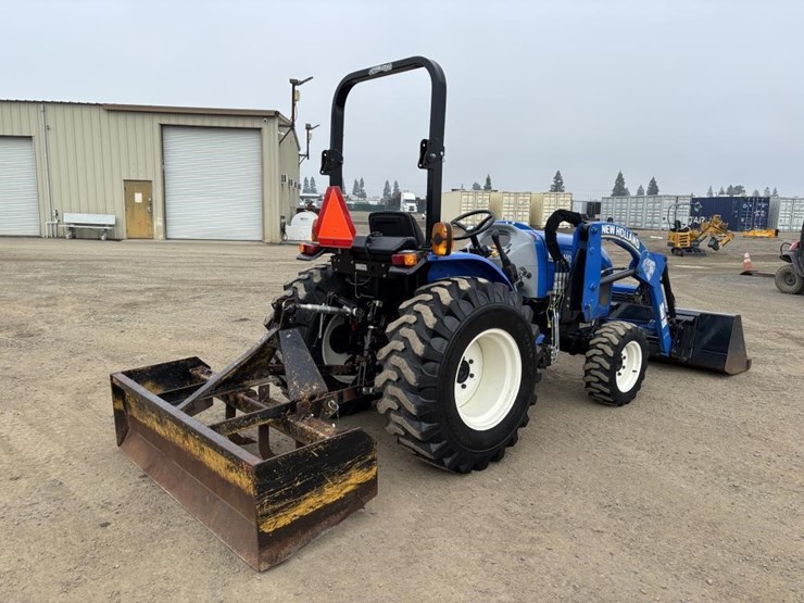 2017-new-holland-workmaster-40-image-3