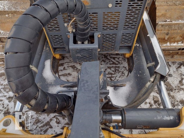 2022-deere-700l-lgp-image-17