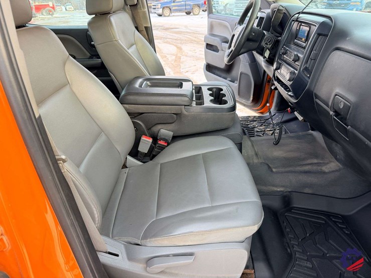 2015-chevrolet-silverado-3500hd-image-39